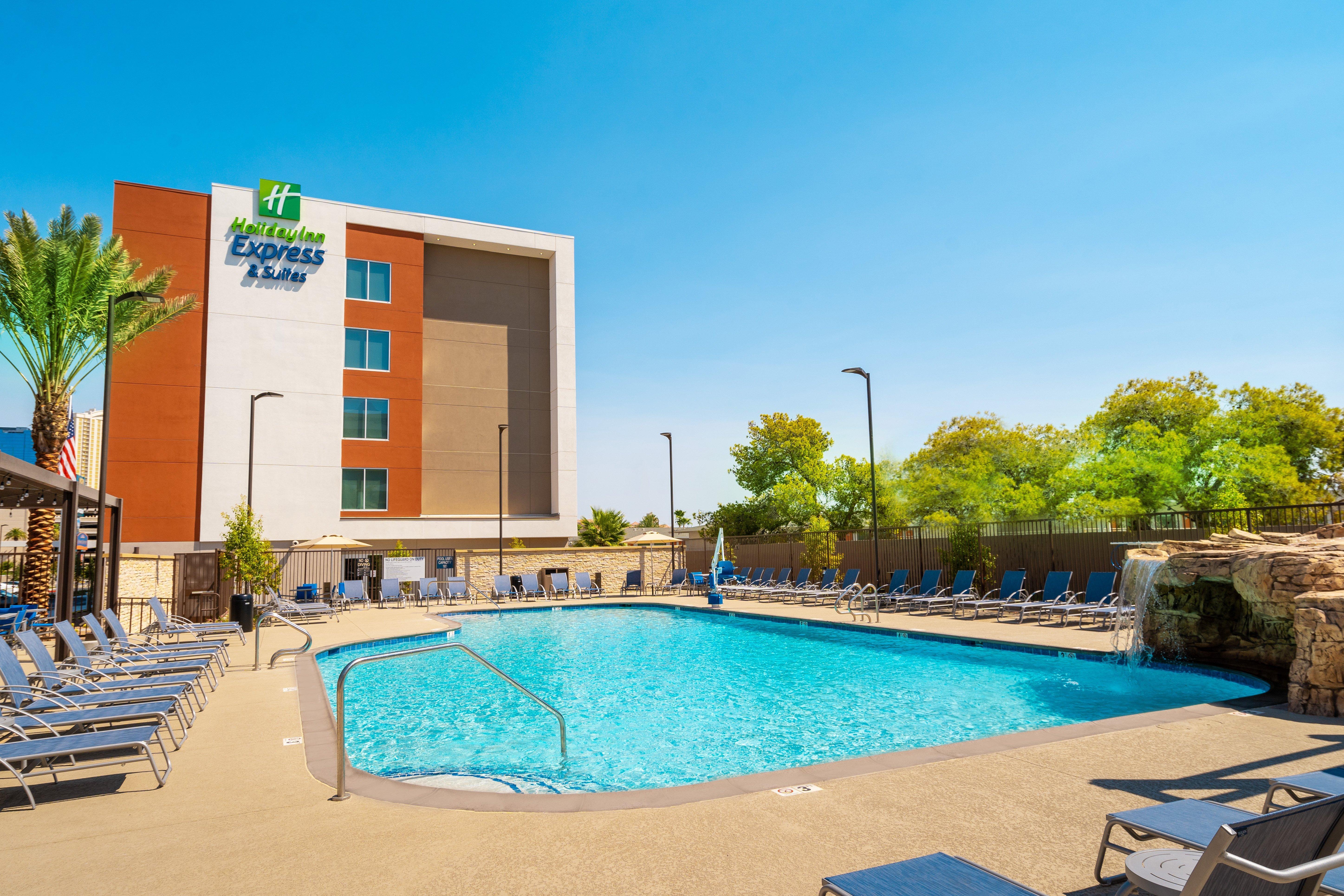 Holiday Inn Express & Suites - Las Vegas - E Tropicana By Ihg Zewnętrze zdjęcie