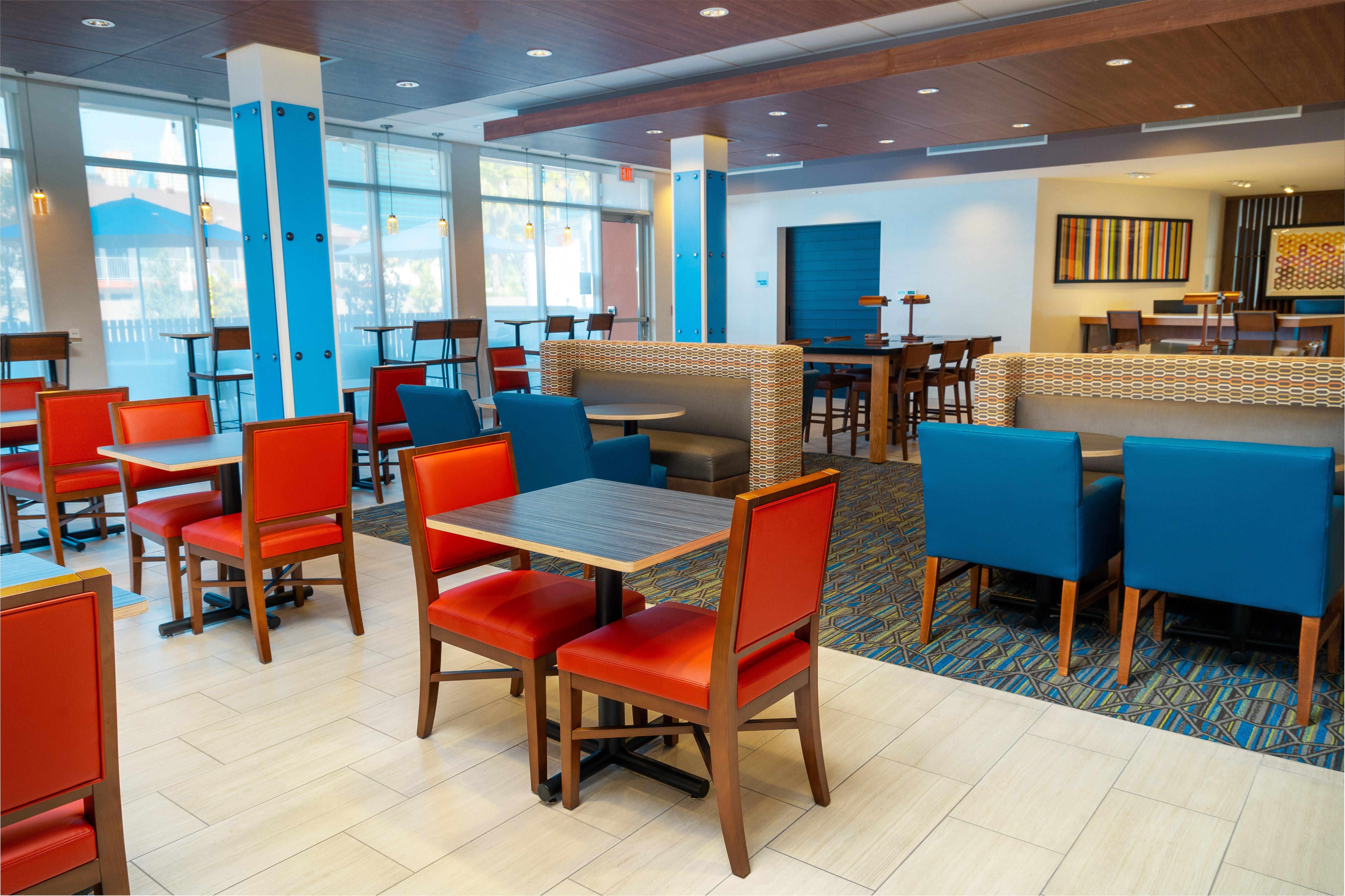 Holiday Inn Express & Suites - Las Vegas - E Tropicana By Ihg Zewnętrze zdjęcie